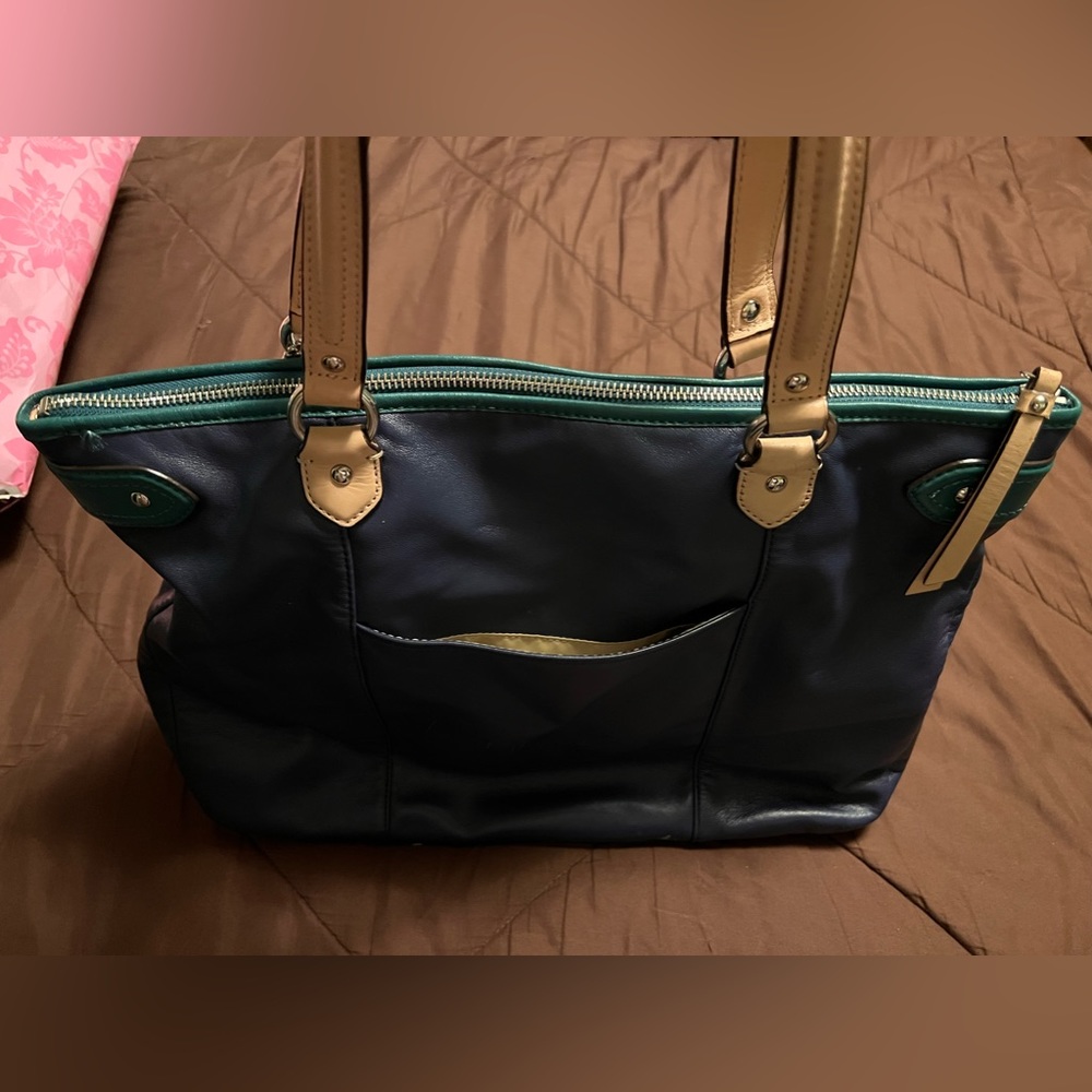 Coach purse - Picture 2 of 6
